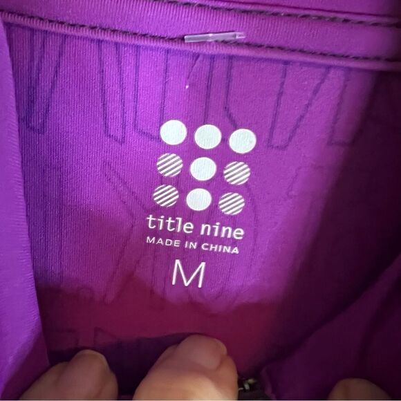 Title Nine Paradigm 1/4 Zip Long Sleeve Pullover Top Purple Med Graphic Writing - Picture 7 of 9
